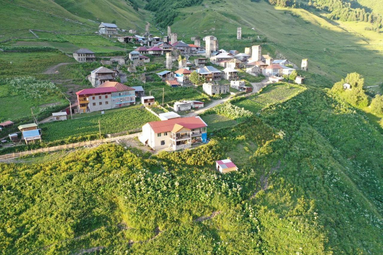 Guest House Caucasioni Adishi 外观 照片