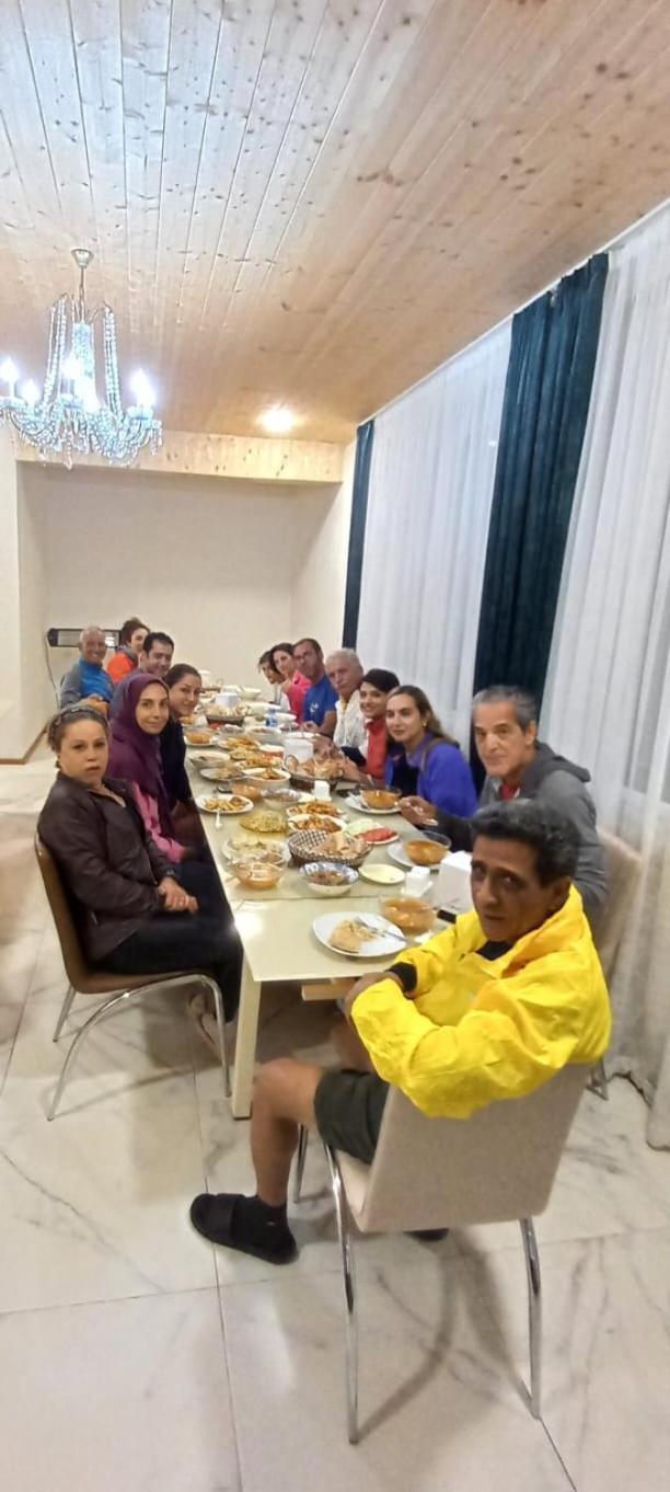 Guest House Caucasioni Adishi 外观 照片