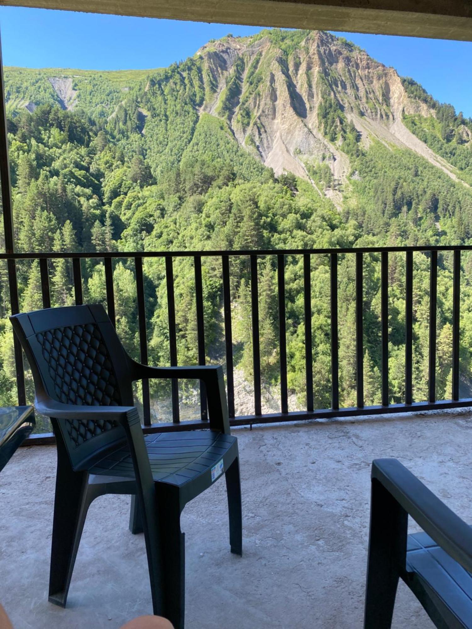 Guest House Caucasioni Adishi 外观 照片